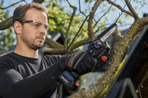 Worcraft Home CHS-S20LiBCM láncfűrész 4"+ 6", akkumulátor, töltő, koffer