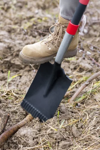 Strend Pro prémium RedShark, egyes ásó, D fogantyúval, üvegszálas nyéllel, 1150 mm