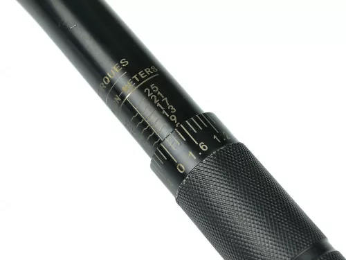 GEKO 1/4" nyomatékkulcs 5-25 Nm, fekete